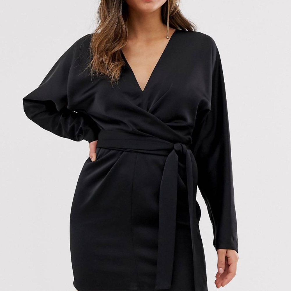 NWT ASOS Wrap Mini Dress SIZE: 4